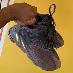 Yeezy Runners 700 Mauve